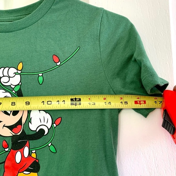 SOLD Mickey Mouse Christmas t shirt green graphic tee Disneyland vacation kids - Picture 2 of 5
